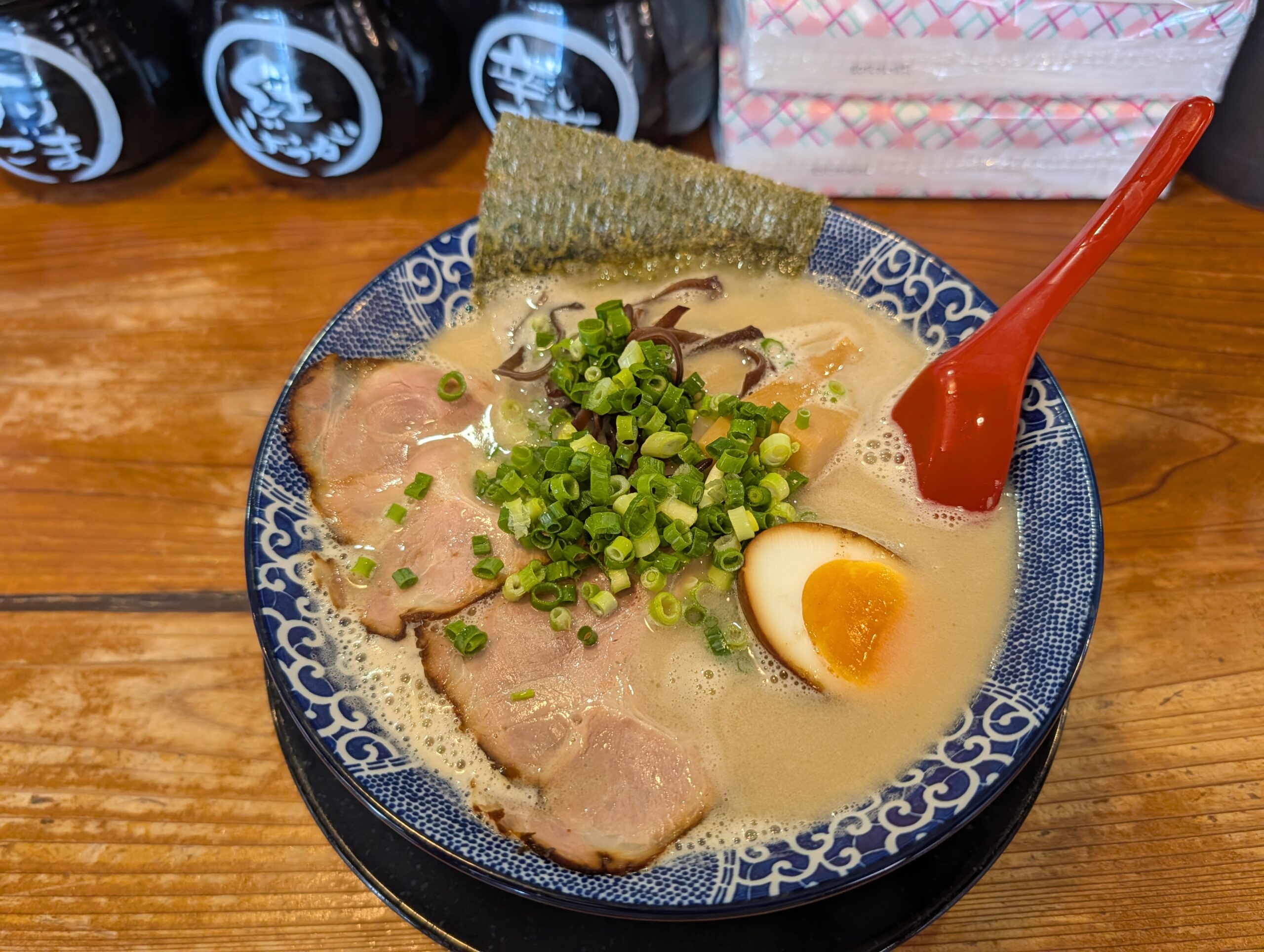 福岡・博多ラーメン食べ歩き：名店を巡って辿り着いた「一蘭・一風堂」最強説